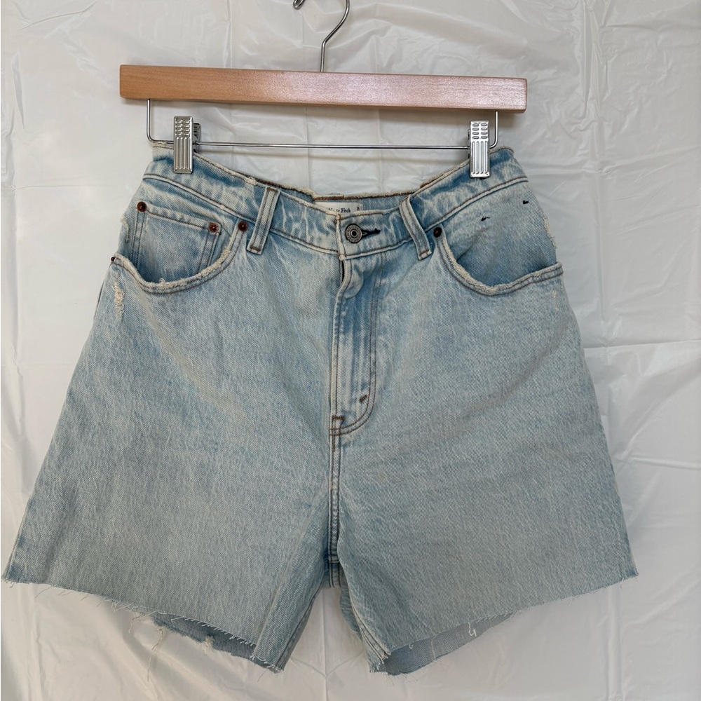 Abercrombie & Fitch 90s Straight Ultra High Rise Denim Shorts Size 29